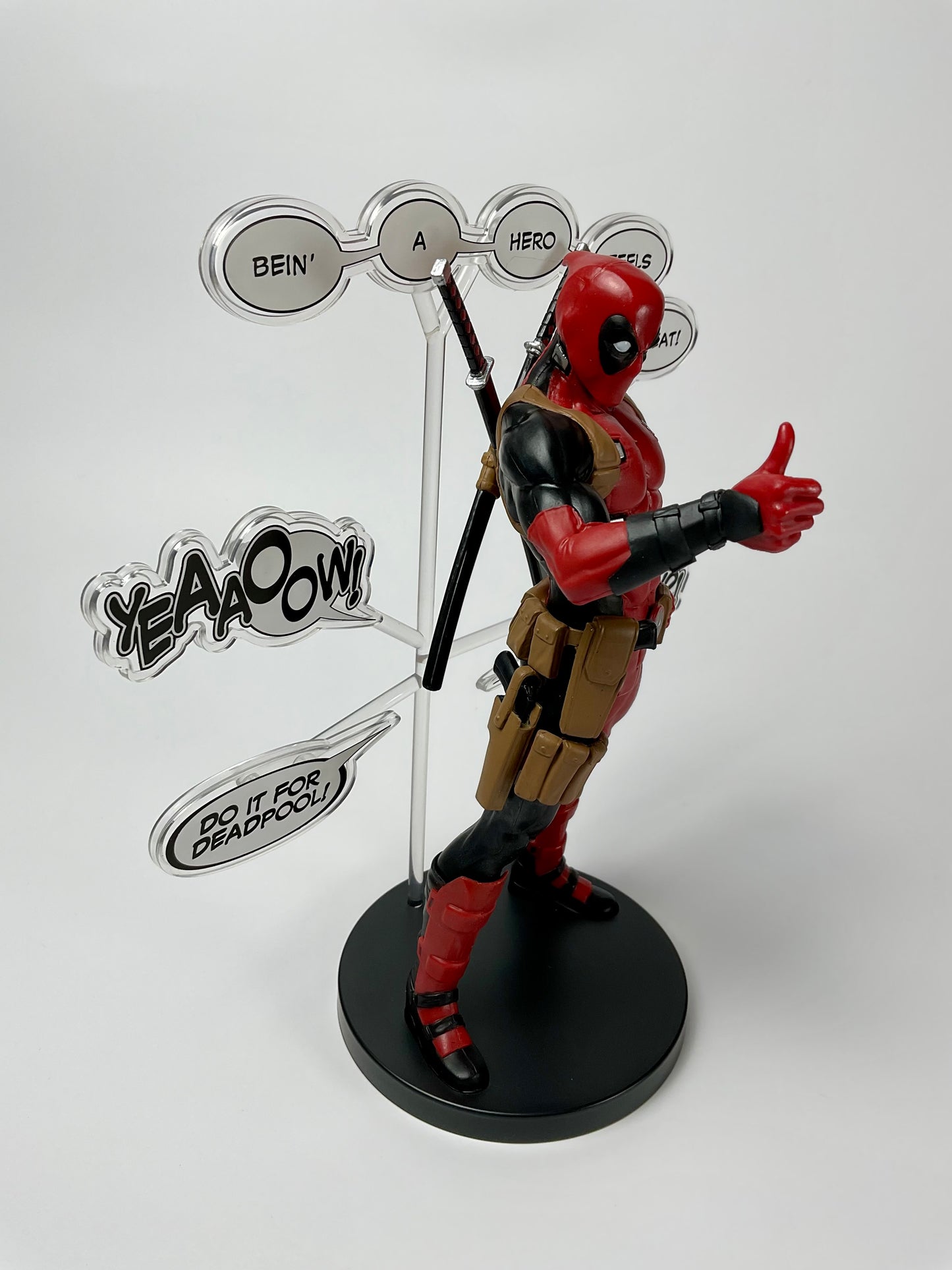 MARVEL COMICS Deadpool Luminasta Figure Sega