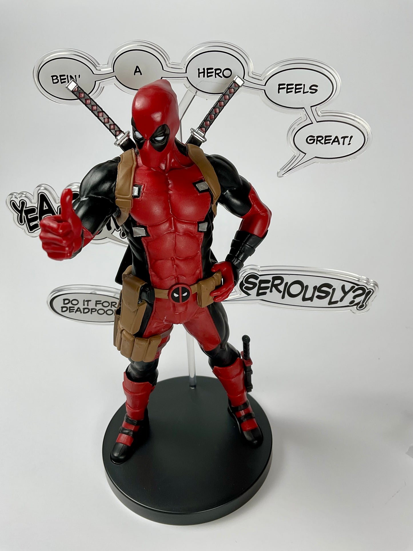 MARVEL COMICS Deadpool Luminasta Figure Sega