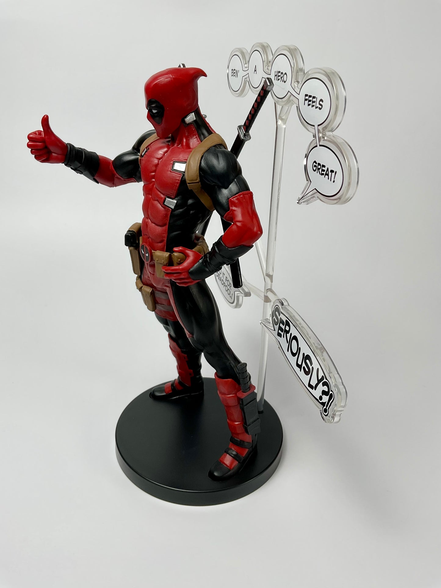 MARVEL COMICS Deadpool Luminasta Figure Sega