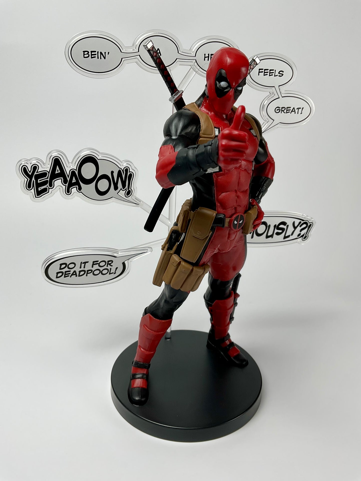 MARVEL COMICS Deadpool Luminasta Figure Sega