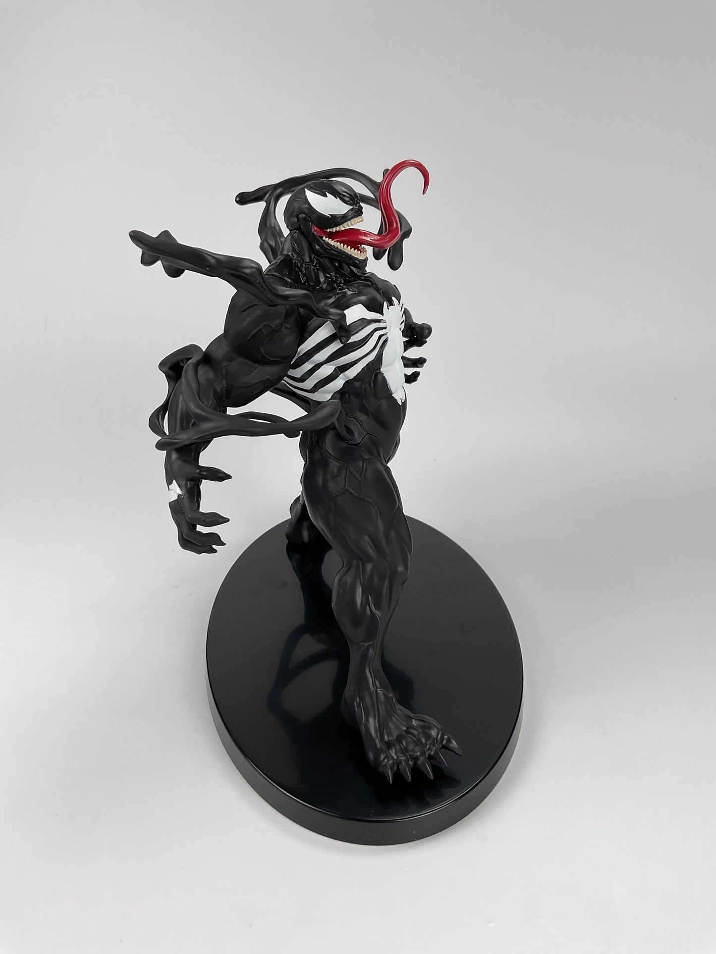 Luminasta marvel venom figure