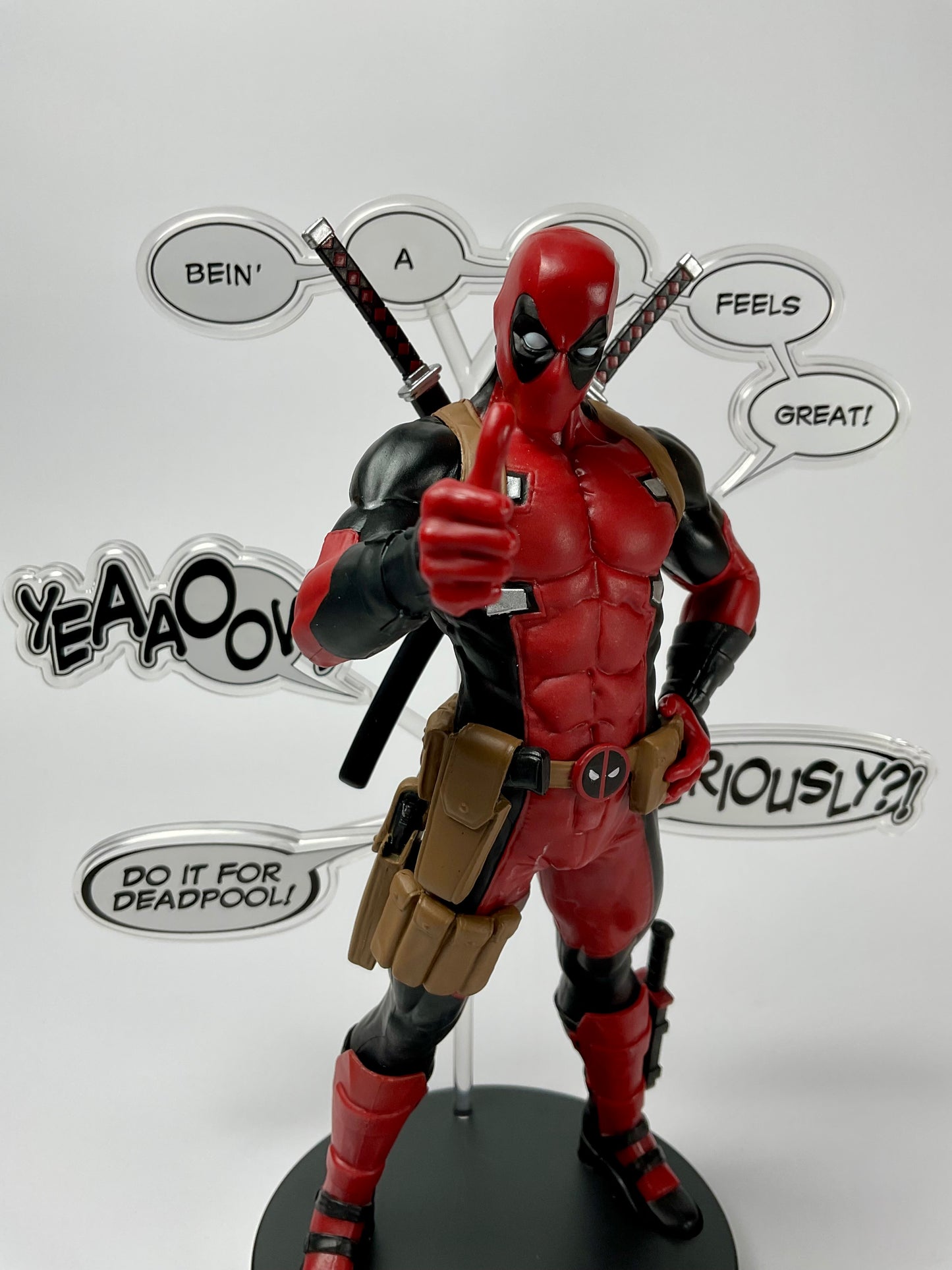 MARVEL COMICS Deadpool Luminasta Figure Sega